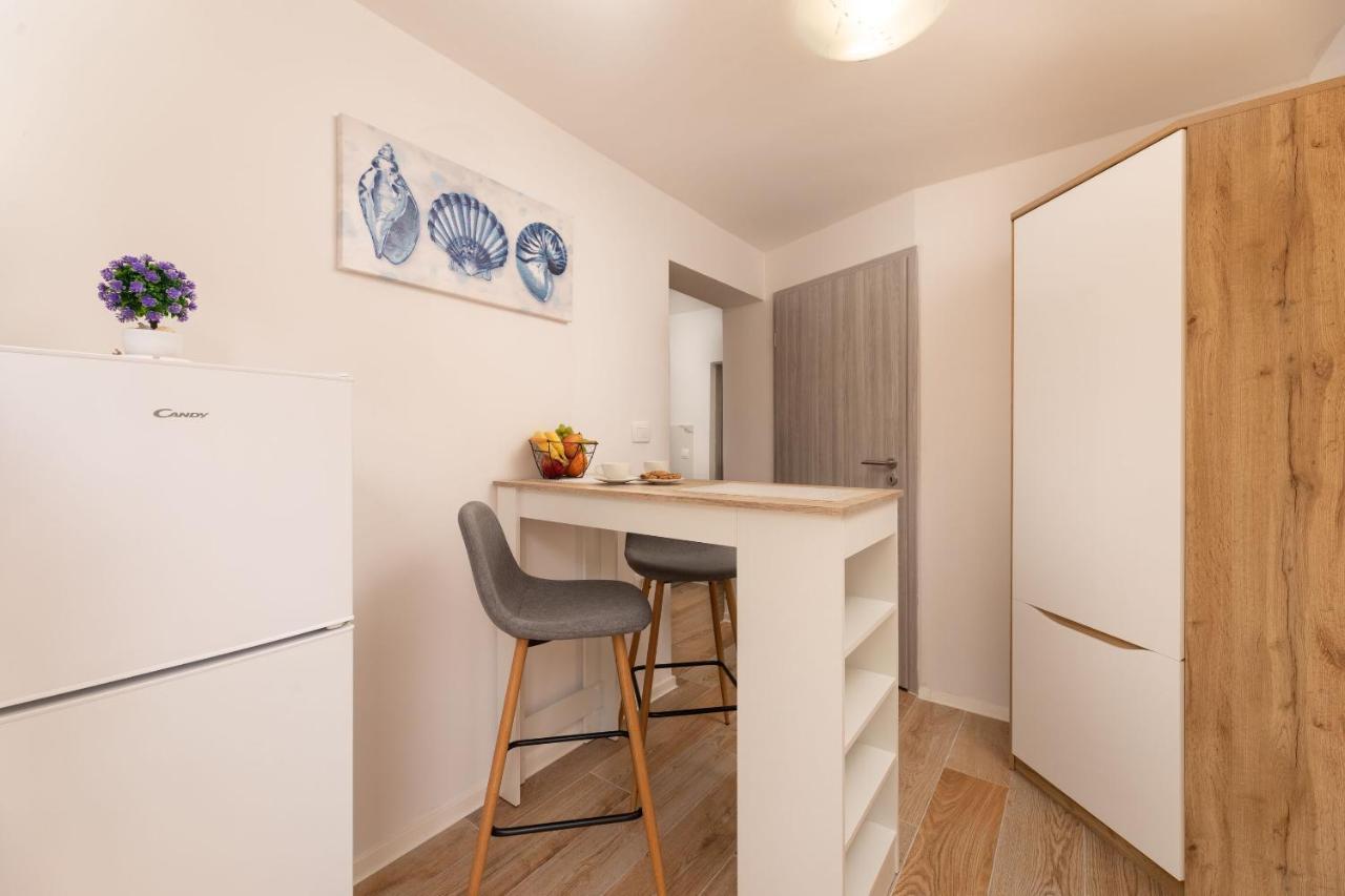 Apartments Vugrin Šilo Eksteriør billede